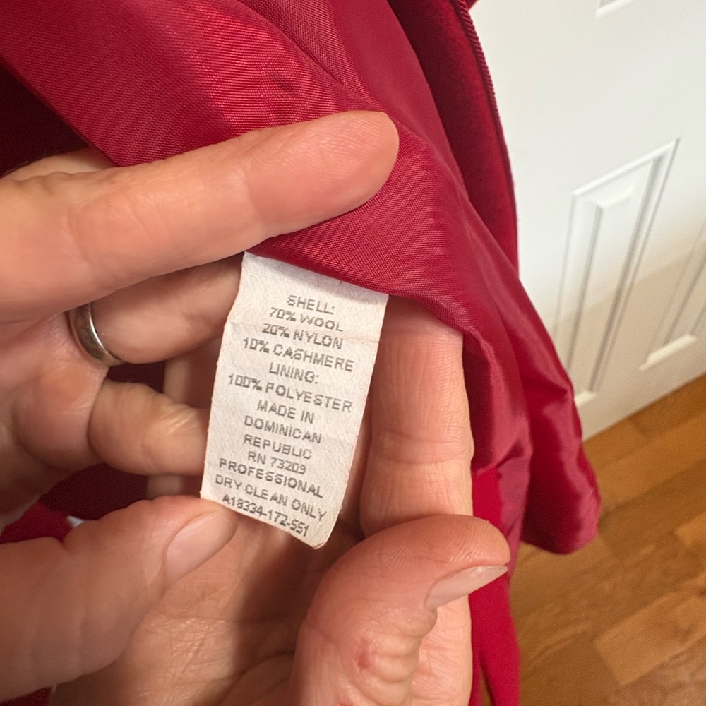 Dennis Basso Red Trench Coat with Faux Fur Collar - Picture 5 of 6